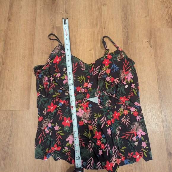 Shade and Shore Tankani floral top size 17-18 womens - Picture 4 of 5